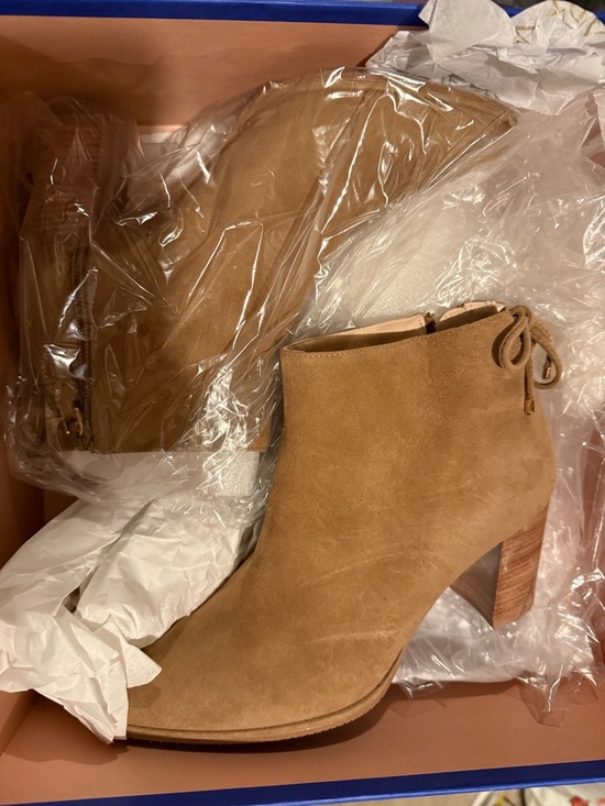 Stuart Weitzman - Picture 2 of 2